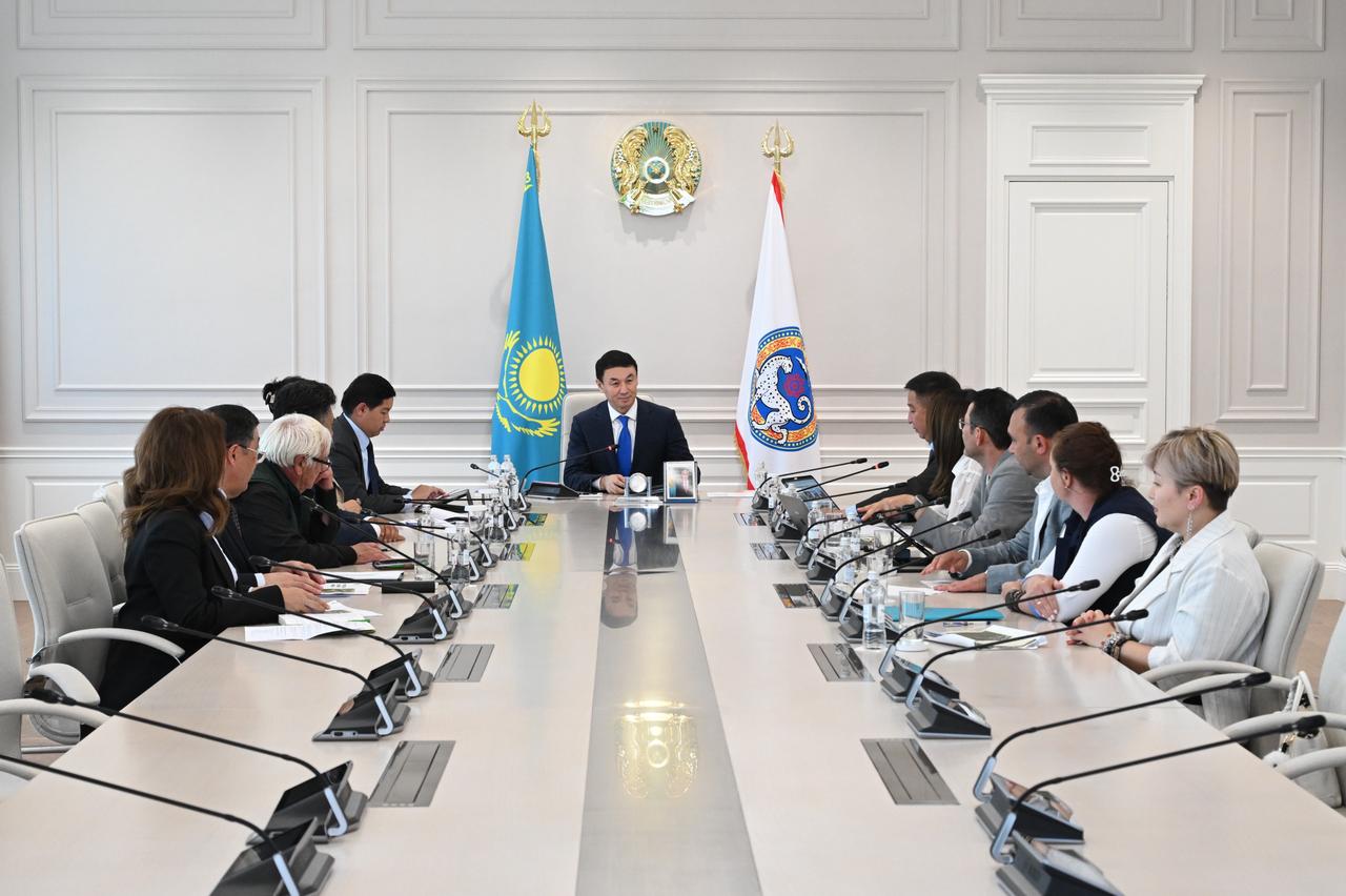 Импорттың орнына өзіміздің көшеттер: Алматыда көгалдандырудың жаңа жүйесі қалыптасып келеді