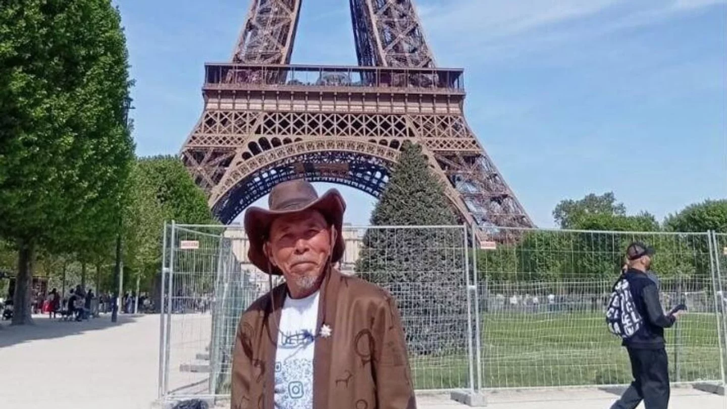 Парижге жаяу барған 76 жастағы қария «Құрметті спорт қызметкері» атағын алды