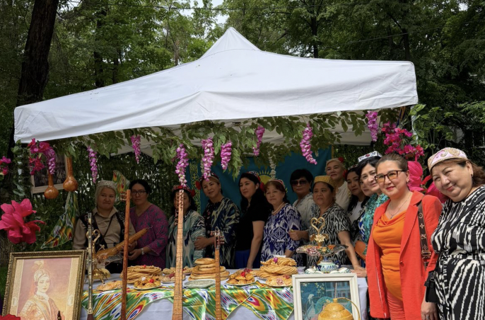 Алматының Әуезов ауданы халық бірлігі мерекесін қалай атап өтті