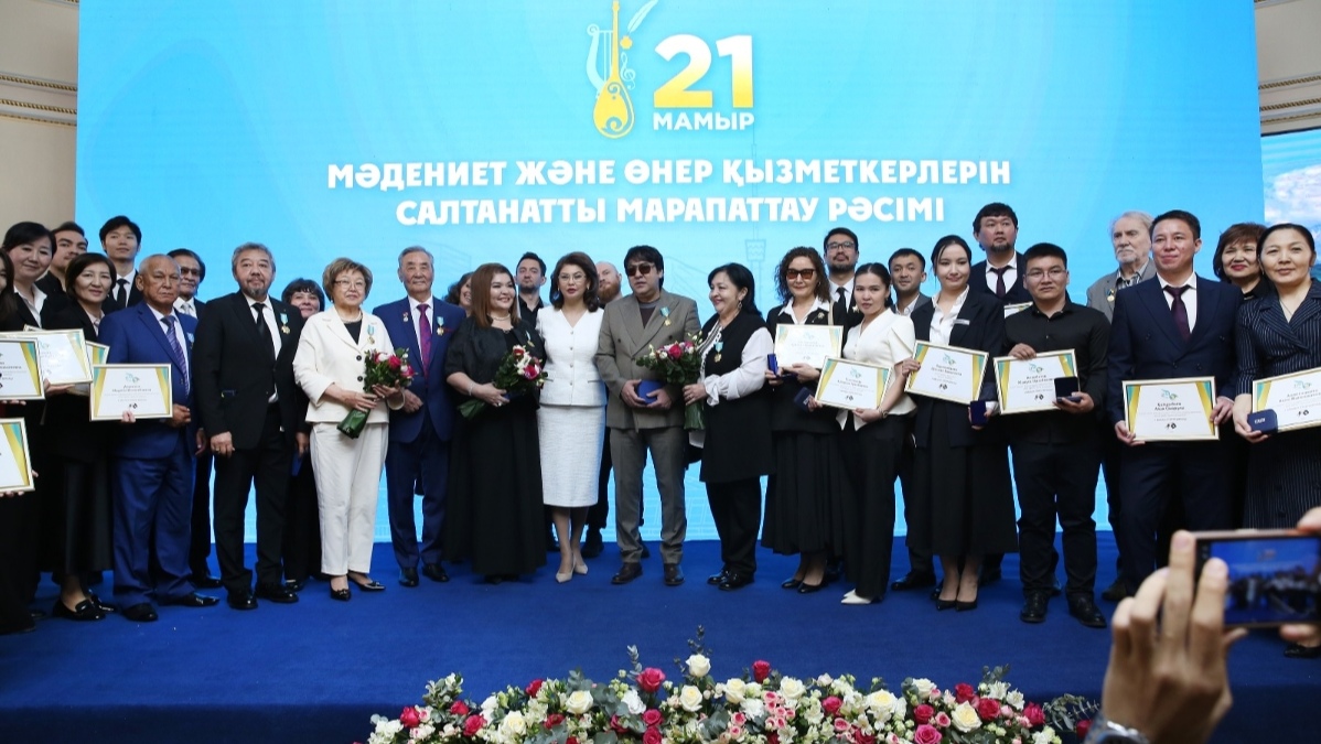 Алматыда Мәдениет және өнер қызметкерлері күніне орай Президент атынан 60 пәтердің кілті мен 13 мемлекеттік награда табысталды