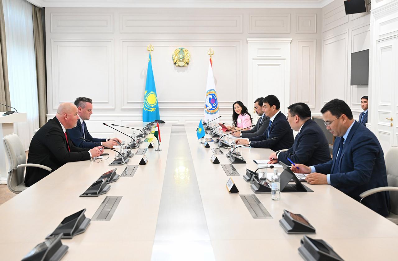 Алматыда Мажарстанмен серіктестікті кеңейту мүмкіндіктері талқыланды