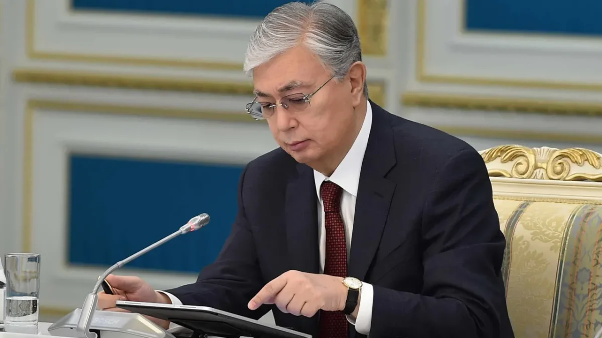 Мемлекет басшысы конституциялық және салалық бірқатар заңға қол қойды
