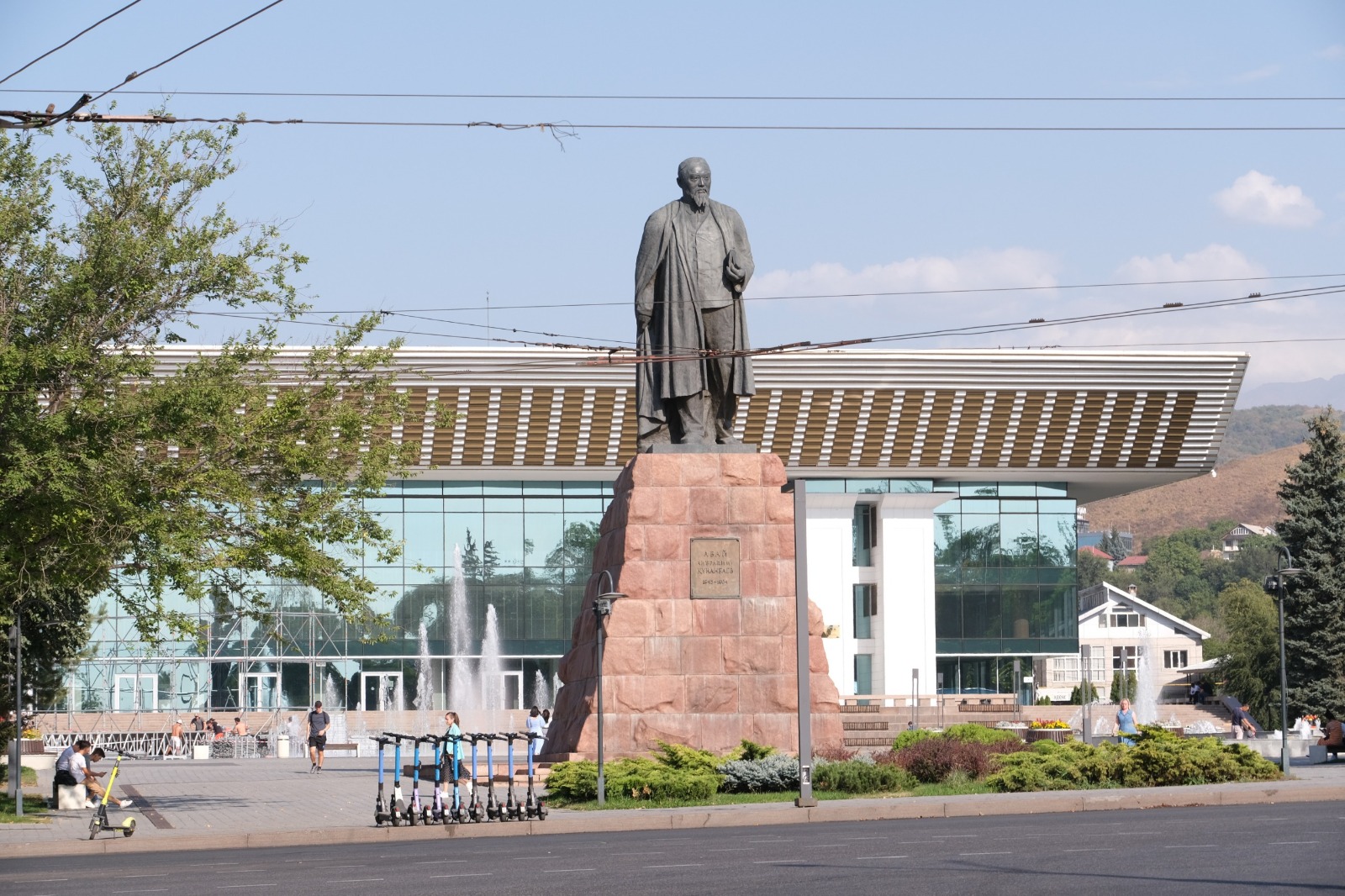 Алматыда Абай күніне орай концерттер, поэзия кештері мен көрмелер өтеді