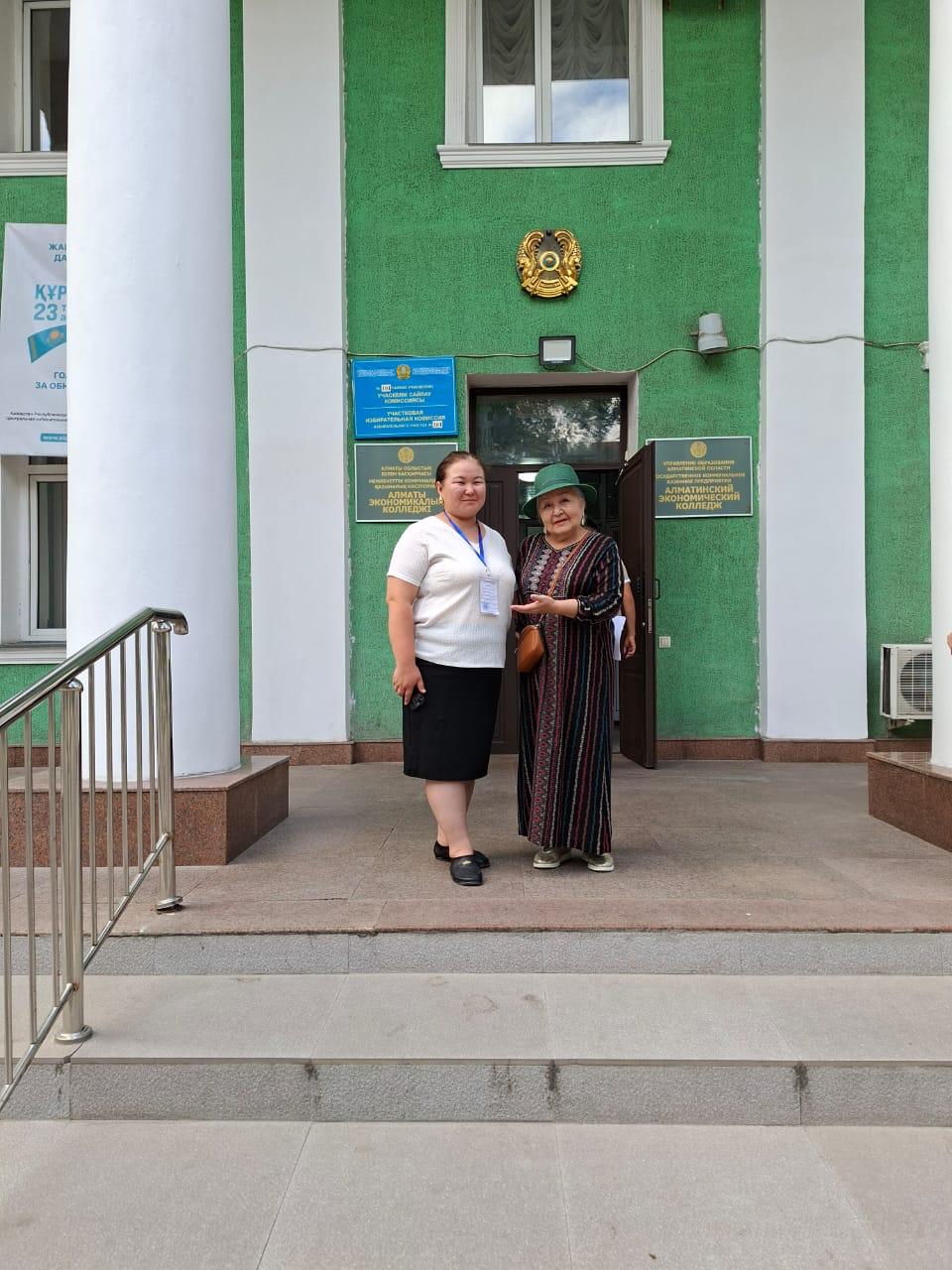 Қазақстанның еңбек сіңірген артисі Лидия Кәден Құрылтай сайлауында дауыс берді