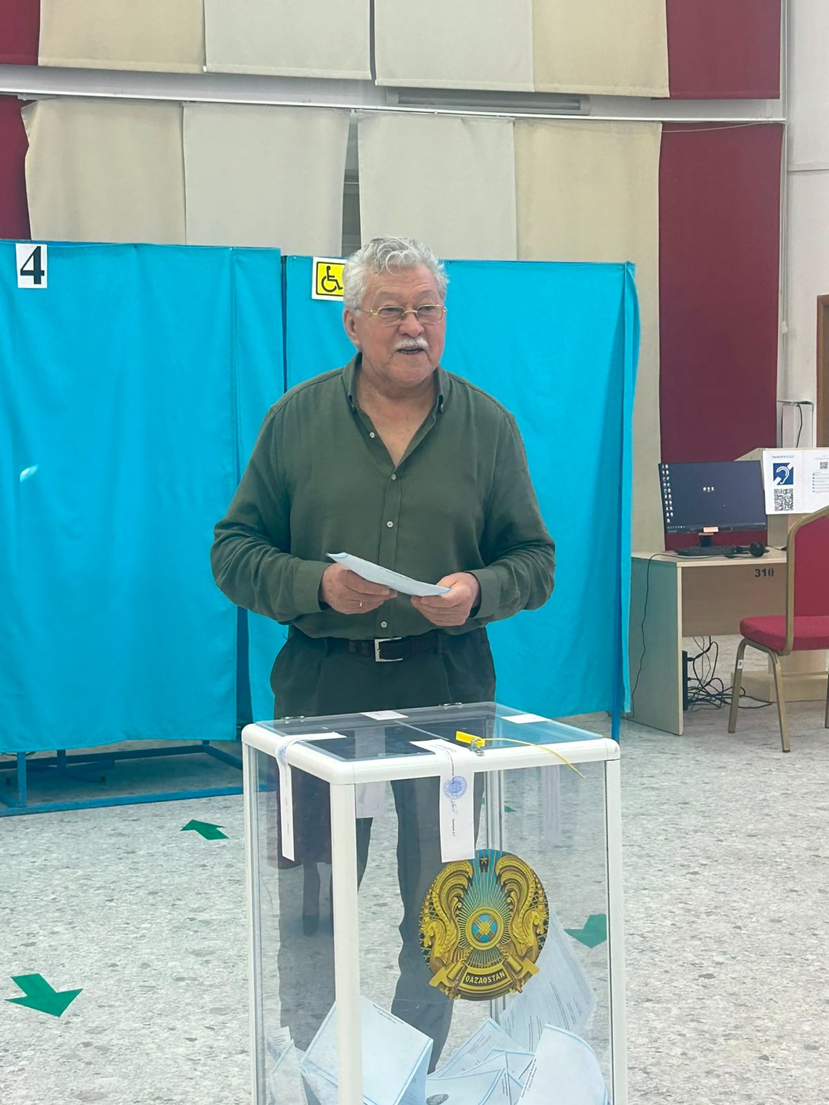 Қазақстанның халық артисі Досхан Жолжақсынов Құрылтай сайлауында таңдау жасады