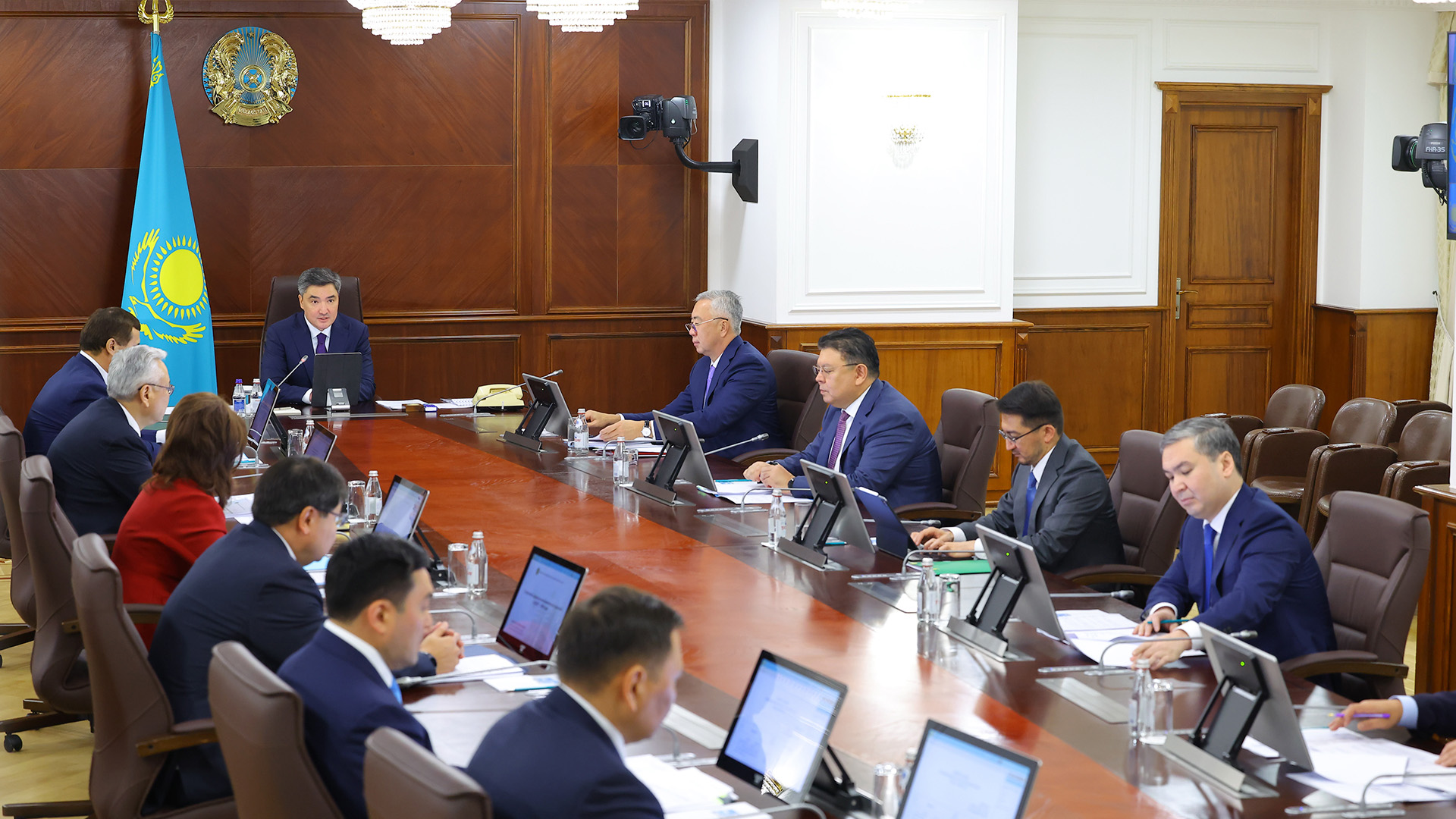 Үкімет Әлеуметтік-экономикалық даму болжамын және 2027–2029 жылдарға арналған республикалық бюджет жобасын мақұлдады
