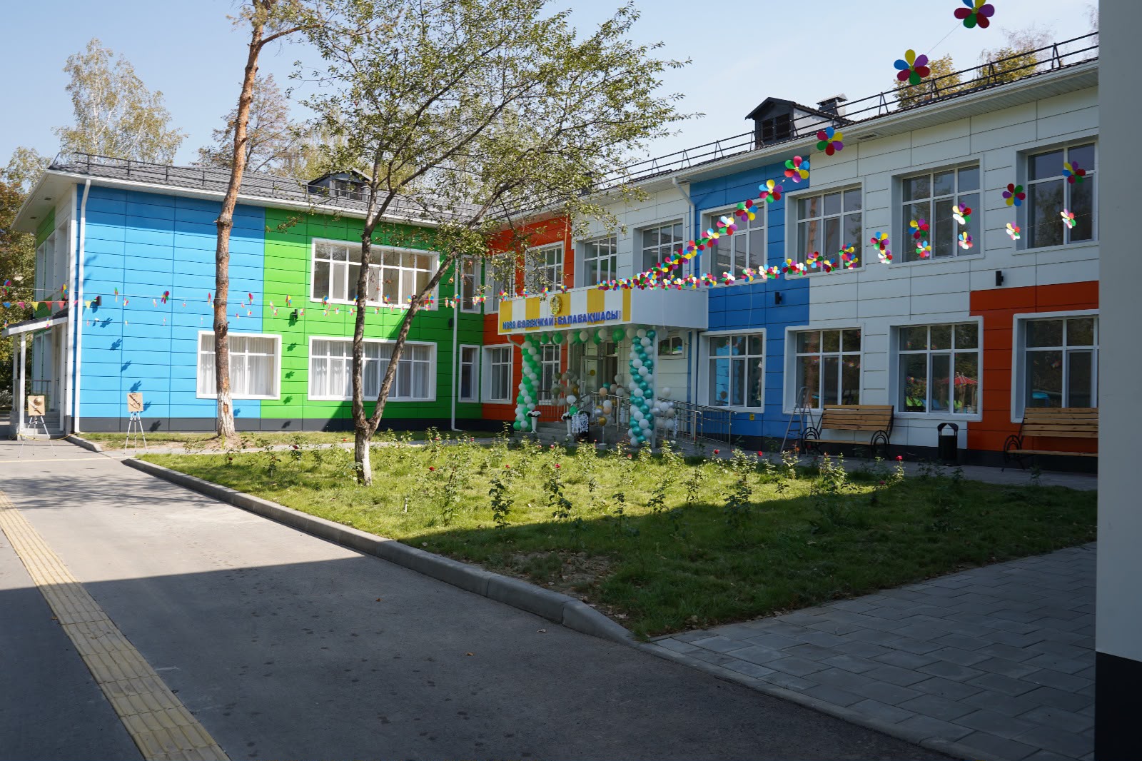Алматыда қала күніне орай күрделі жөндеуден өткен екі балабақша ашылды