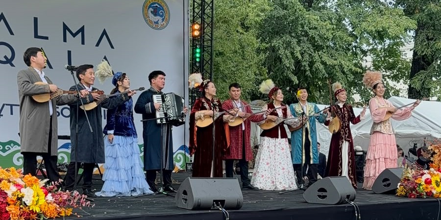 Қала күні: «Әнім сенсің, Алматы!» атты мерекелік концерті өтті