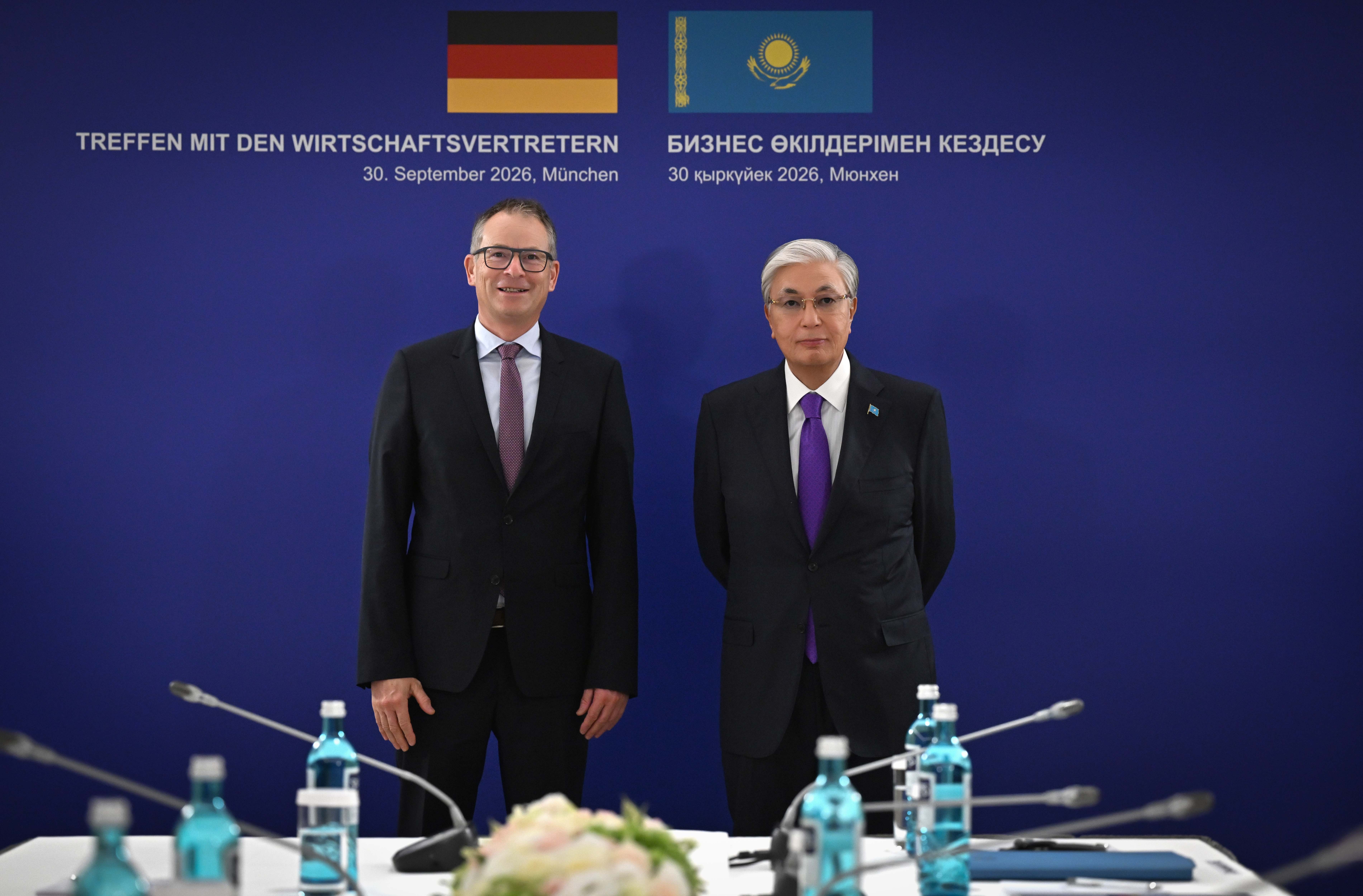 Қасым-Жомарт Тоқаев Siemens AG компаниясының коммерция және қаржы мәселелері жөніндегі вице-президенті Бернд Ульбрихтты қабылдады