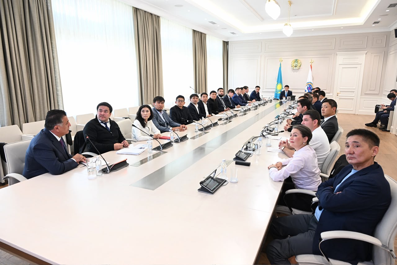 Алматы әкімі Дархан Сатыбалды өңірлік инвестициялық штабтың отырысын өткізді