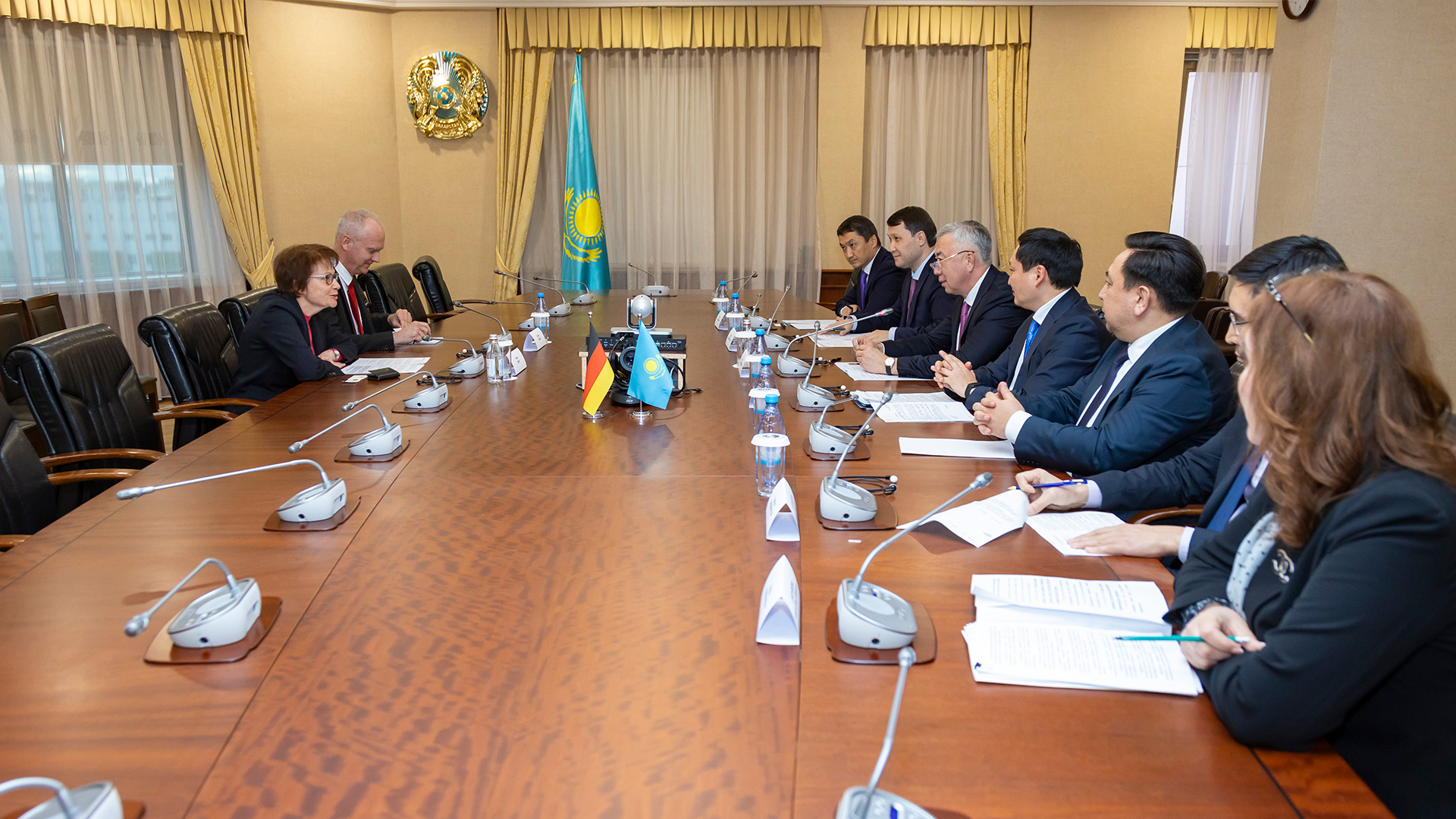 Қазақстан мен Германия өнеркәсіптік кооперацияны және көлік дәліздерін дамытуды талқылады