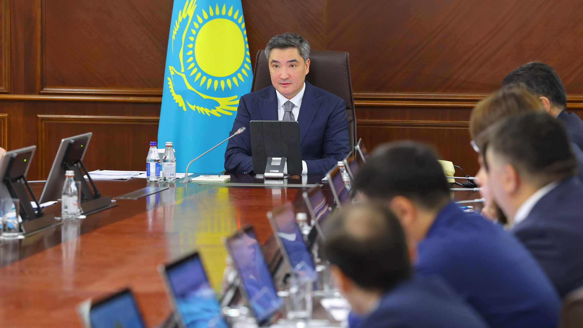 Олжас Бектенов: Президент Жолдауын жүзеге асыру жөніндегі жұмысымыздың басты мақсаты – азаматтардың әл-ауқатын жақсарту және еліміздің орнықты дамуын қамтамасыз ету